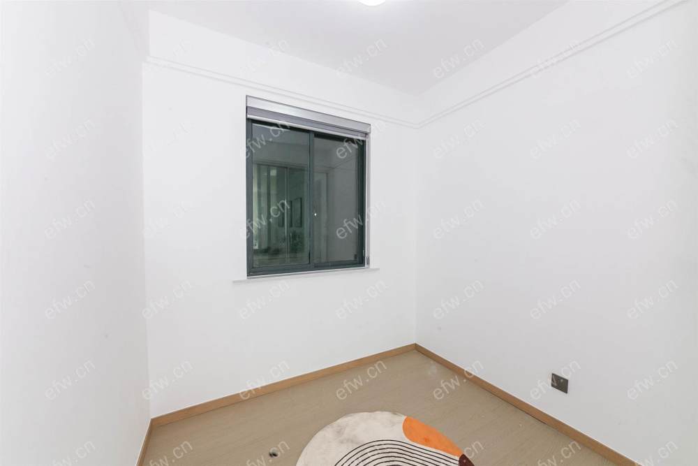 village 经典room房 东边户 全明 精装修！