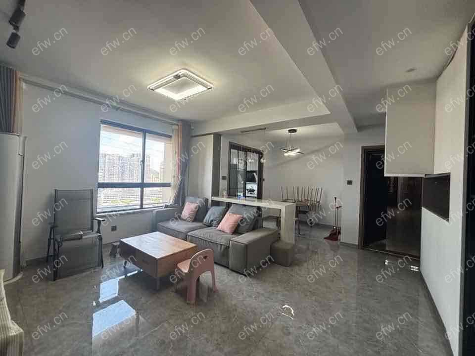 西郊佳苑 精装三房 中间楼层