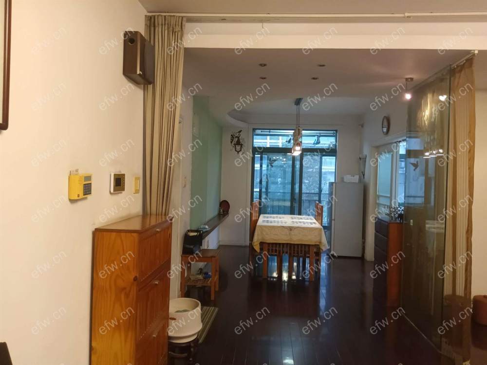 红山花园精装两房出租中.....