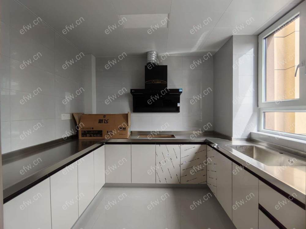 village位置好，环境优雅，area平米精装room房