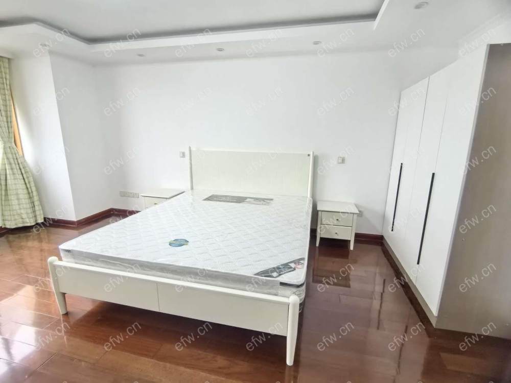 钱龙尊邸精装1室  随时看房 拎包入住