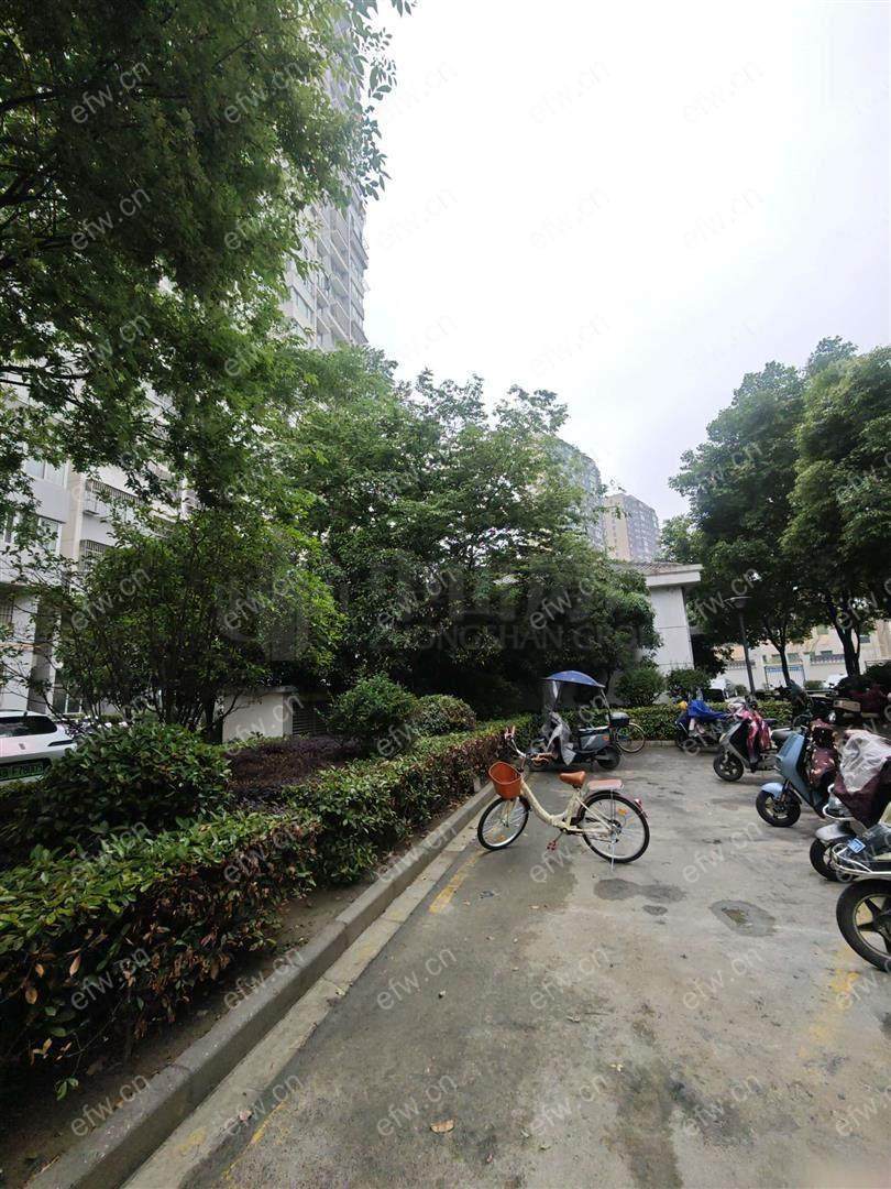 广石家园二期 靠近地铁口 看房方便