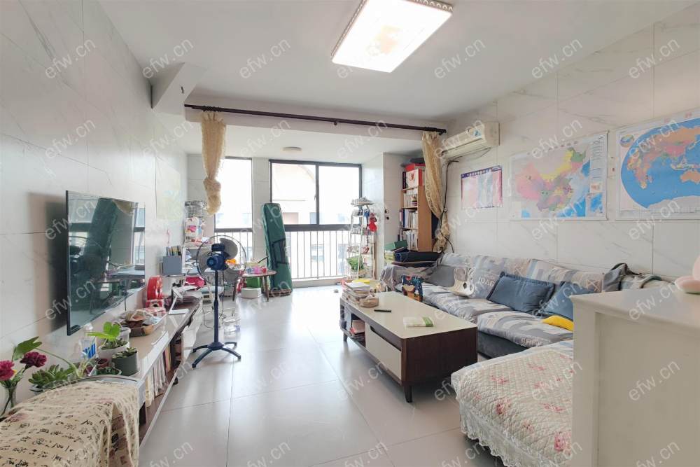 中大诺卡一期。顶楼带阁楼，房东自住装修保养好
