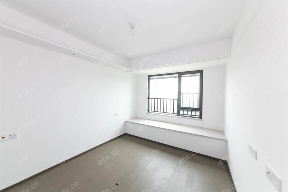 婚装全明东边户3房,龙湖粼云上府 格局工整合理