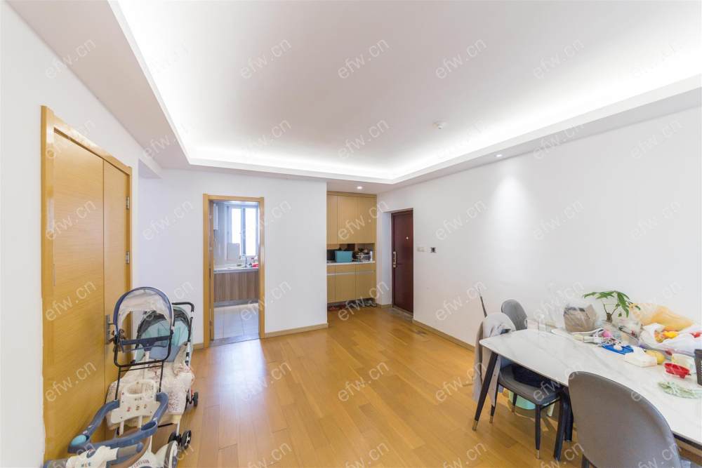 village位置好，环境优雅，area平米精装room房
