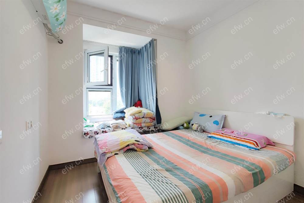 自住精装，采光无遮挡，全屋地暖，空调