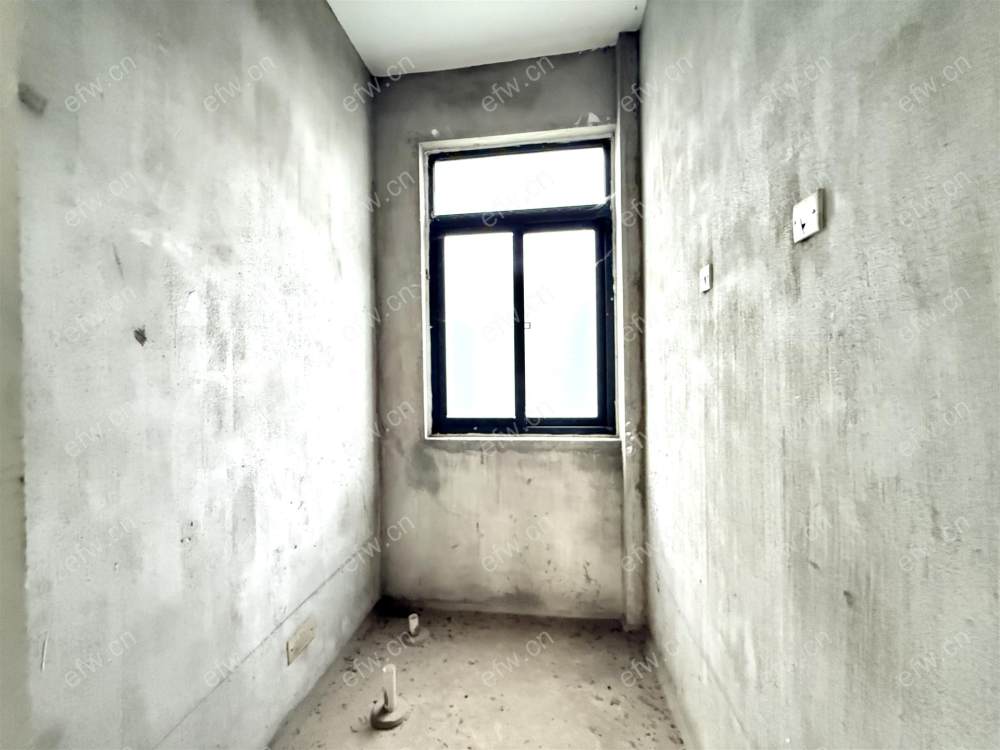 village 简装room房 位置 采光无敌 有土出 性价比高