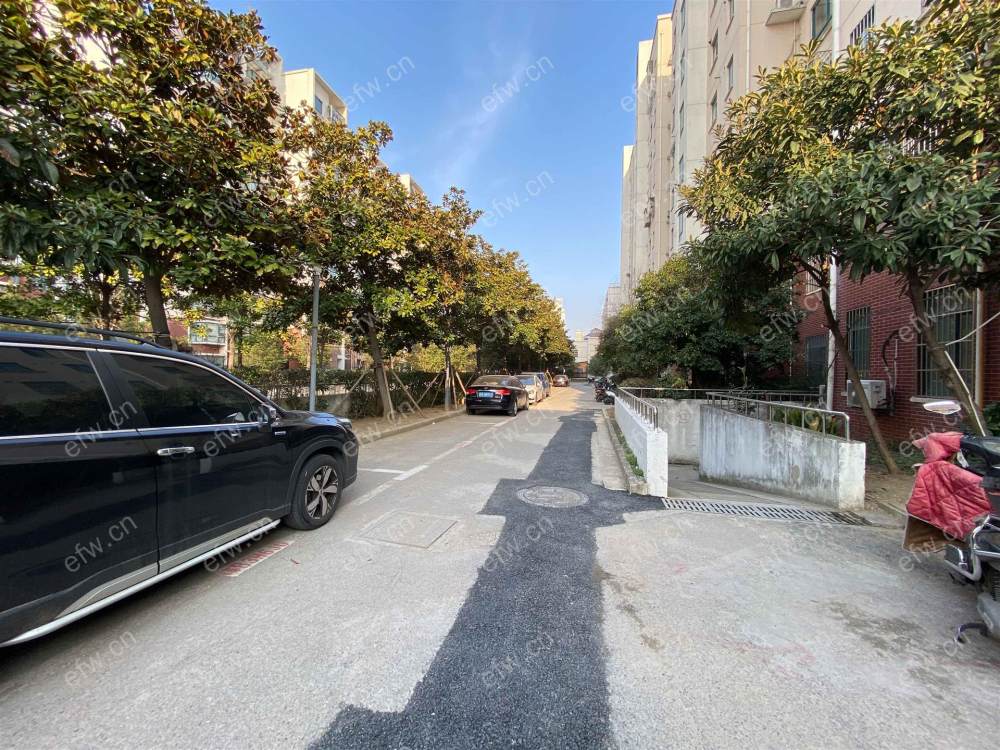 商品房 有电梯 九院与华润万家中间地段