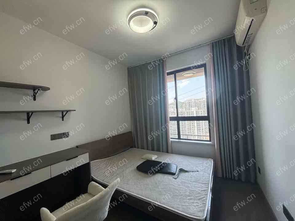 西郊佳苑 精装三房 中间楼层