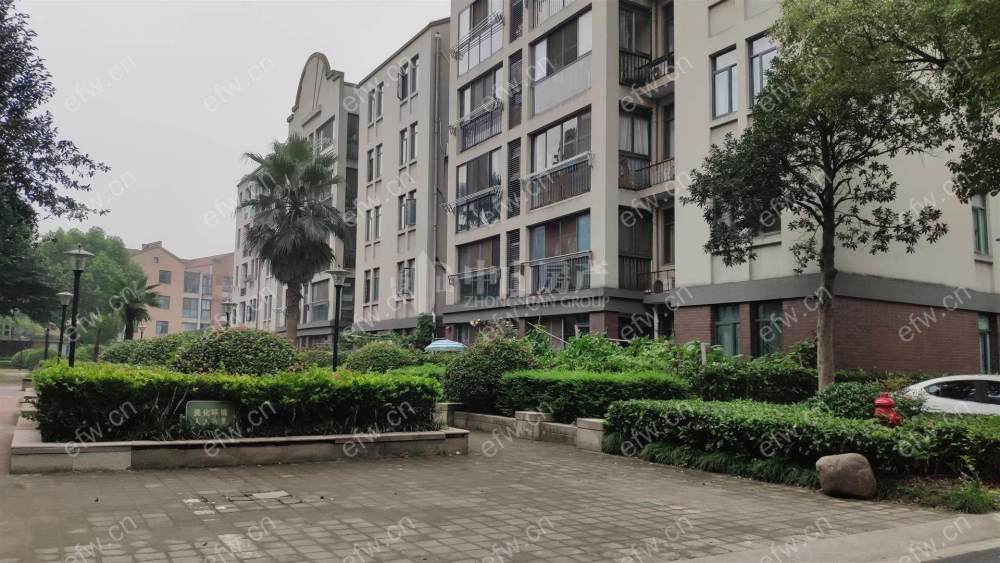 中大诺卡一期。顶楼带阁楼，房东自住装修保养好