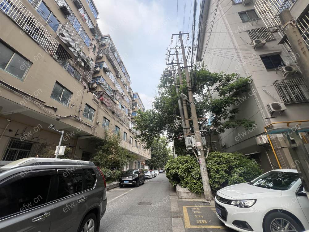 成熟小区西康路朝南两房，简装，得房率高！出行方便，近地铁