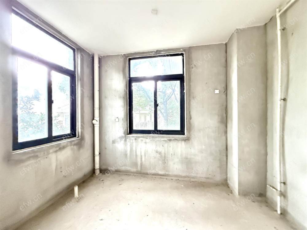 village 简装room房 位置 采光无敌 有土出 性价比高