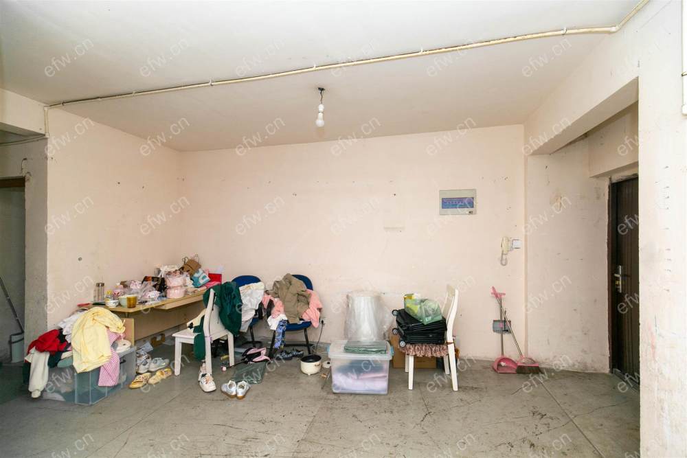 业主急售 village  双阳台 纯毛坯小room房 中间楼层！