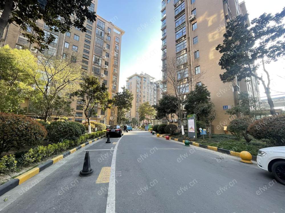 凤翔馨城精装复式3房 送花园