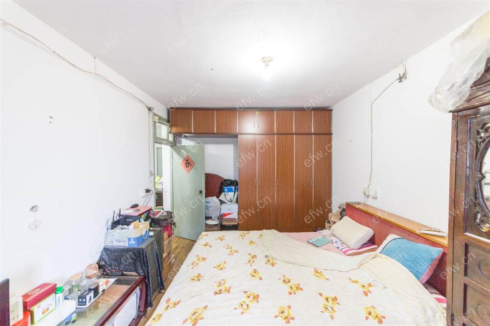 惠龙新村F区，4楼，2室1厅，中间横套