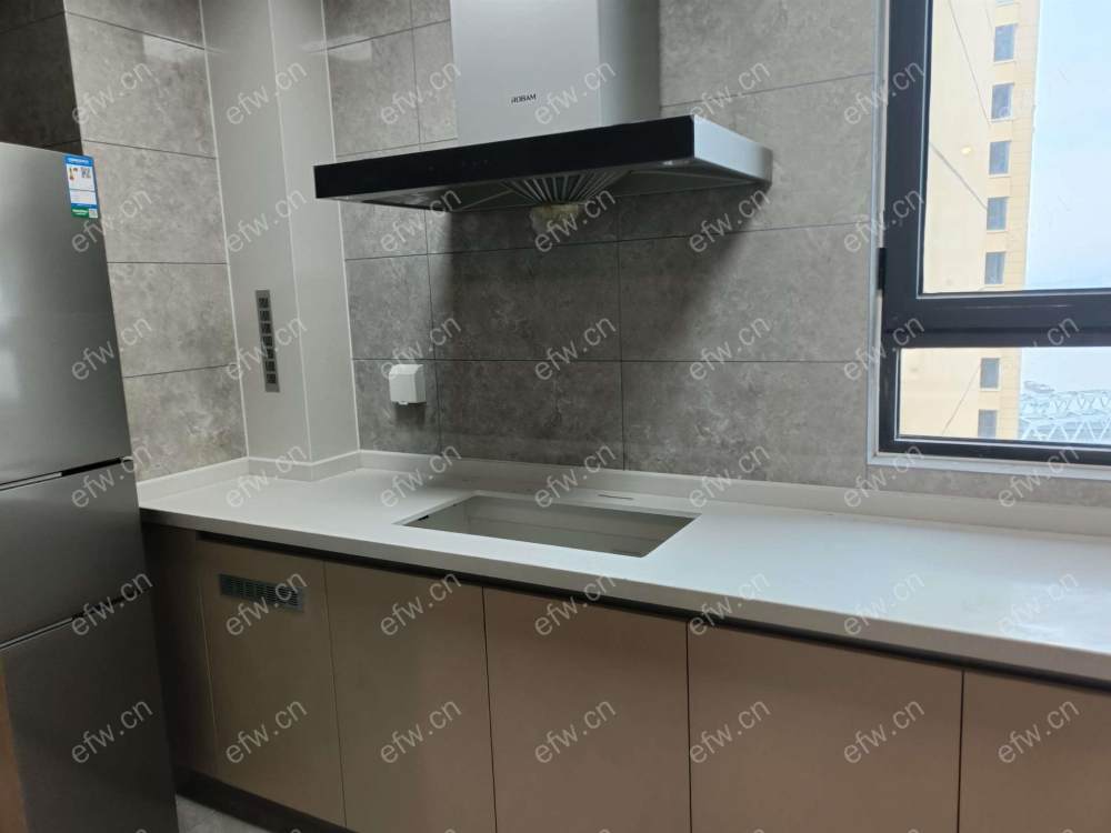 全新装修，家具家电齐全