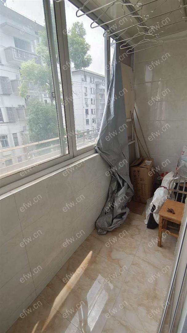 惠龙新村精装1室  随时看房 拎包入住