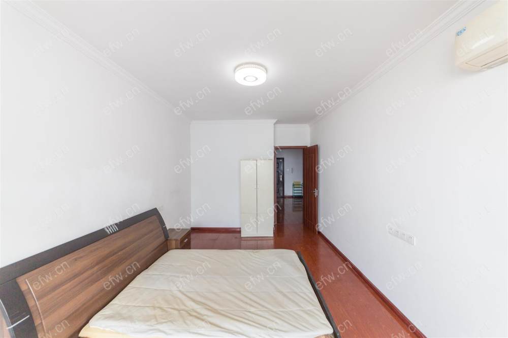 room房豪装拎包即住,village尽享优雅品质,多重阳台+飘窗