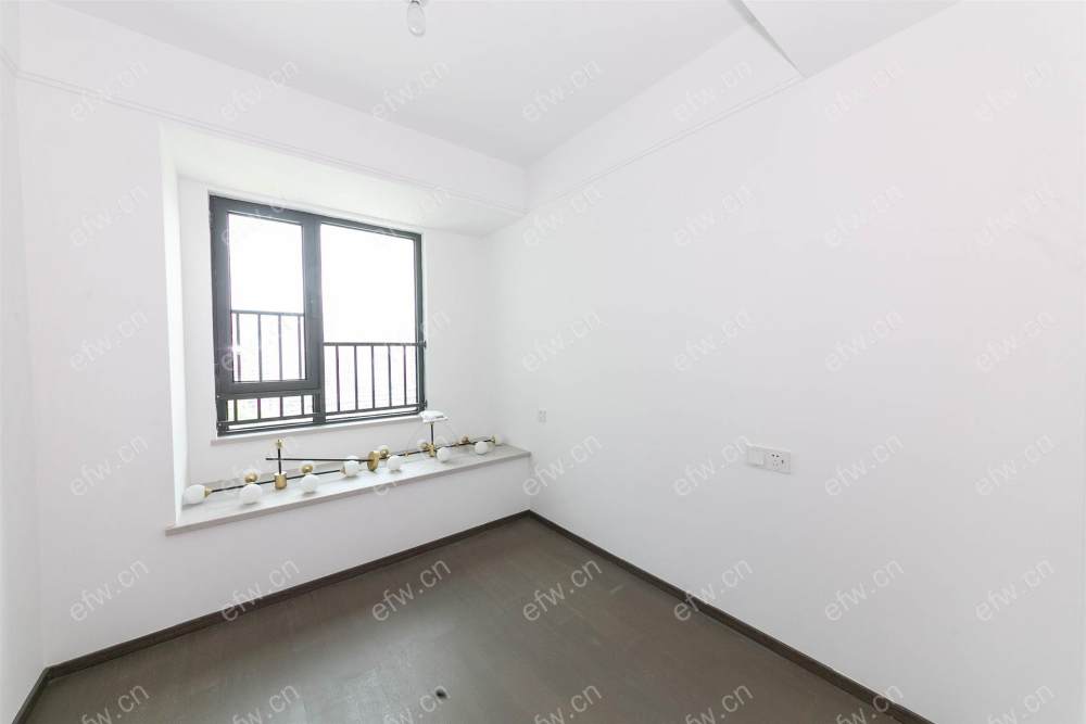 婚装全明东边户3房,龙湖粼云上府 格局工整合理