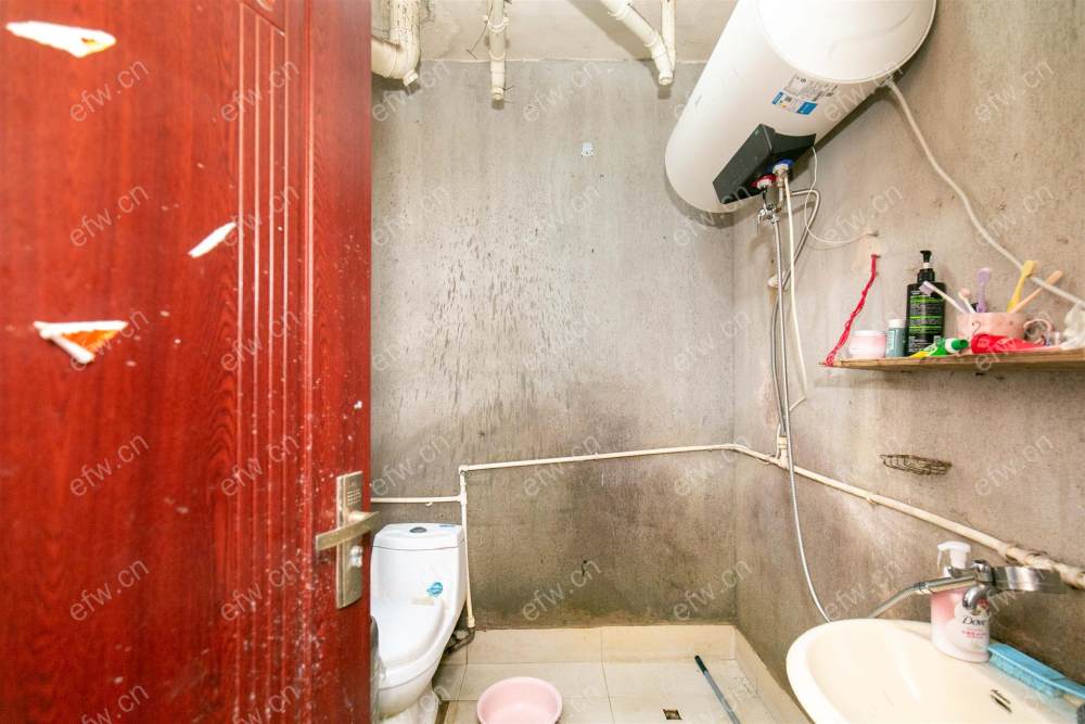 业主急售 village  双阳台 纯毛坯小room房 中间楼层！