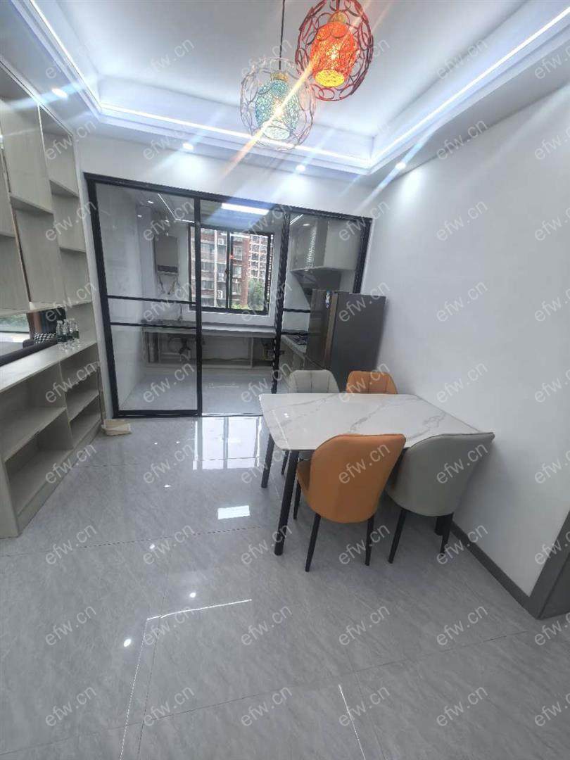 village 简装room房 位置 采