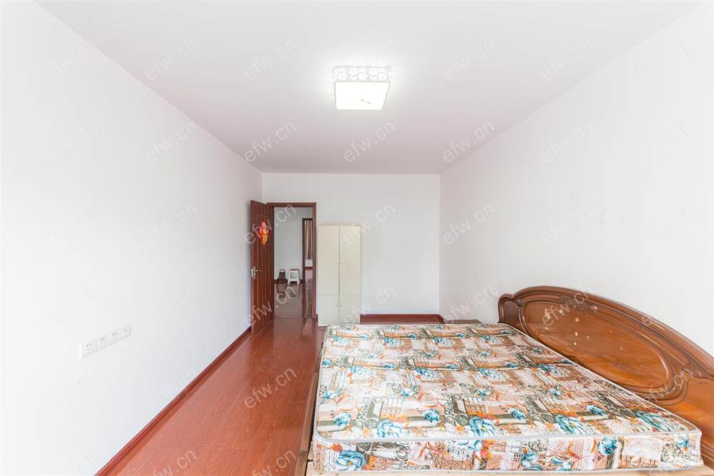 village 经典room房  全明 精装修！拎包入住