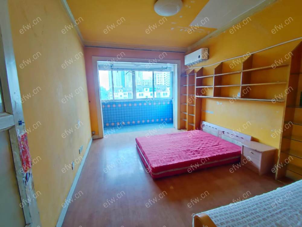 两房就是楼层高价格还是很美丽