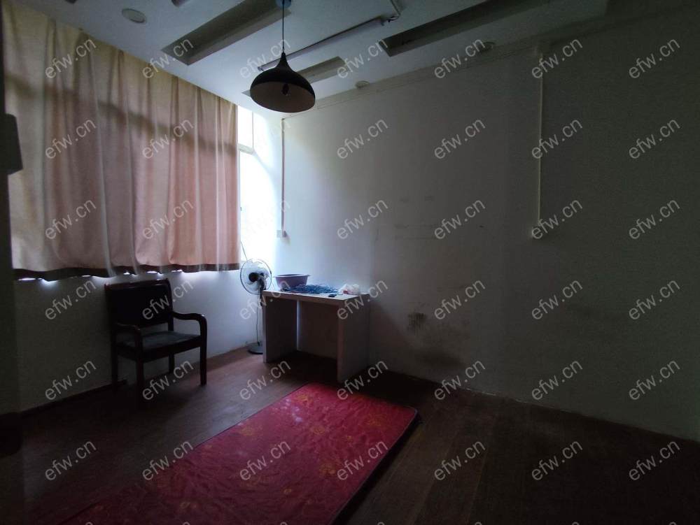 棚下街精装2室  随时看房 拎包入住