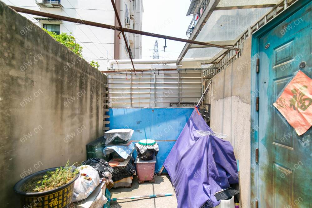 震泽一村 2室1厅 1楼带超大院子