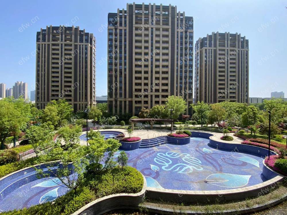 业主急售 瑷颐湾(D区1-13)  双阳台 纯毛坯小4房 中间楼层！