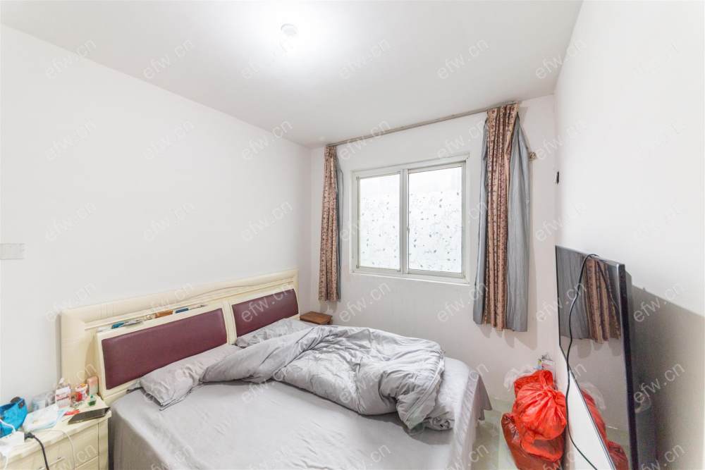 业主急售 village   纯毛坯小room房 中间楼层！