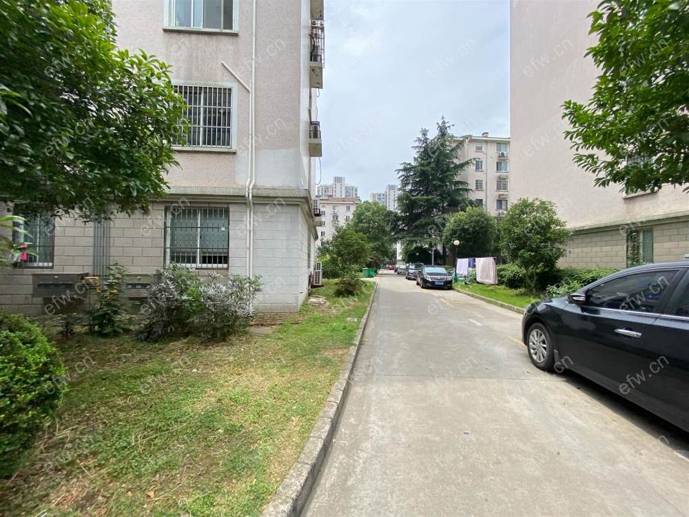 月秀花园顶带阁有电梯，拎包入住