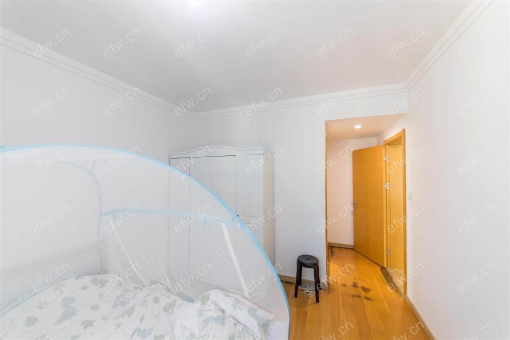 village位置好，环境优雅，area平米精装room房