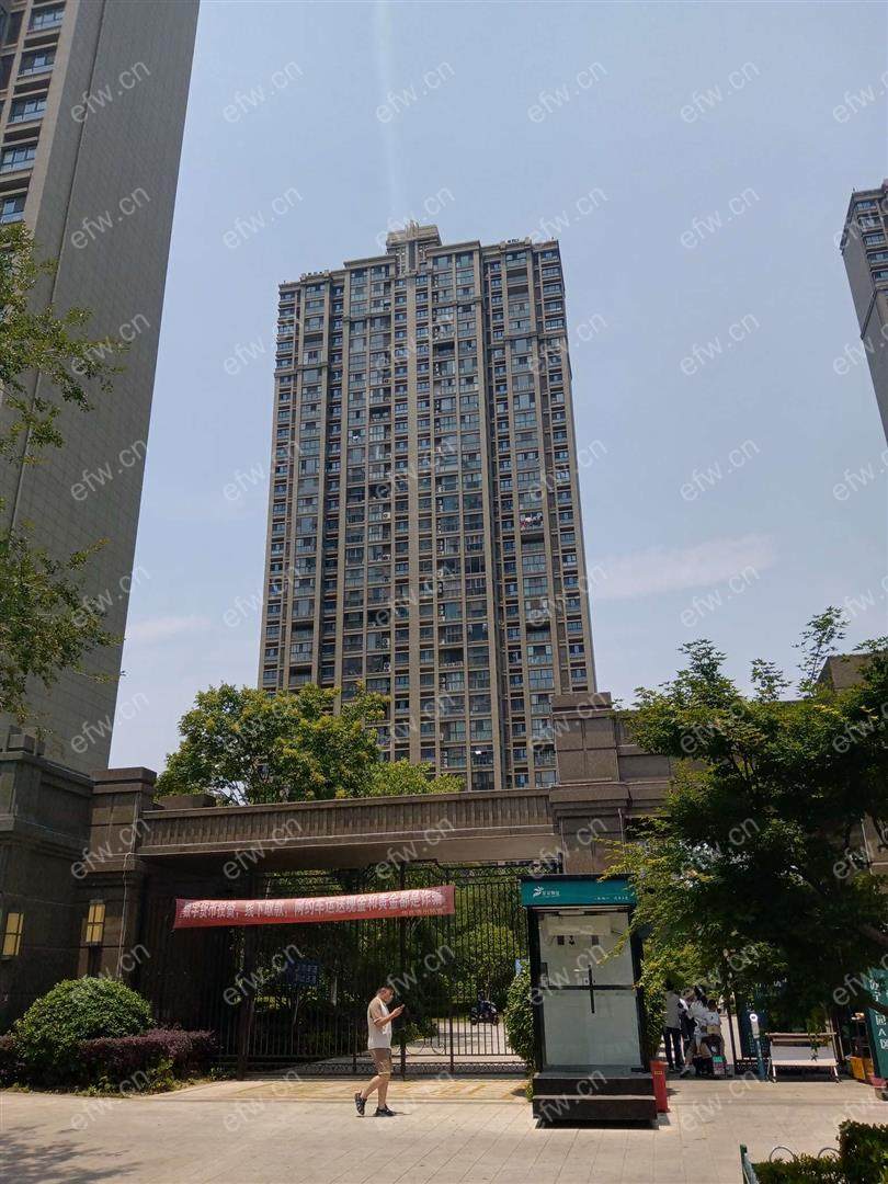 苏宁悦城A区精装3室  随时看房 拎包入住