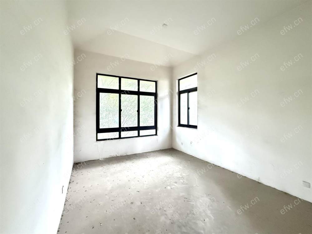 village 简装room房 位置 采光无敌 有土出 性价比高