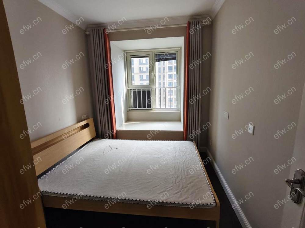 village 经典room房 东边户 全明 精装修！