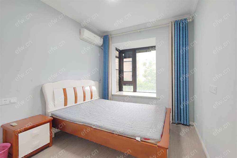 全屋精装修，品牌家电，靠近地铁