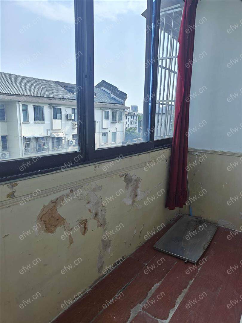 地铁口精装拎包入住三房