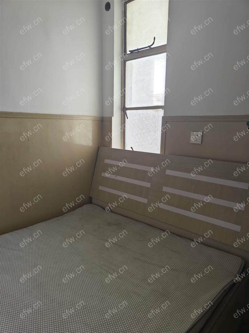 地铁口精装拎包入住三房