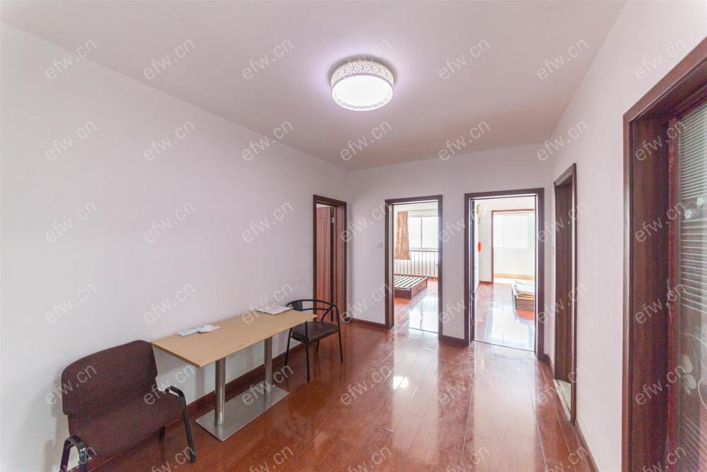 room房豪装拎包即住,village尽享优雅品质,多重阳台+飘窗