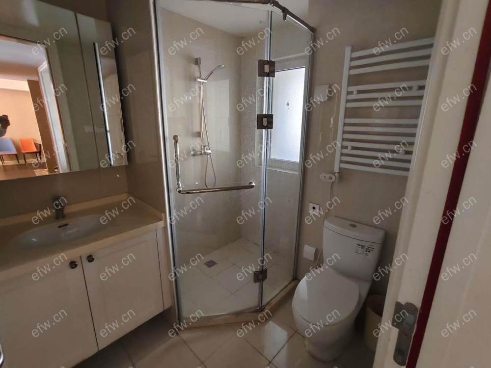 village 经典room房 东边户 全明 精装修！