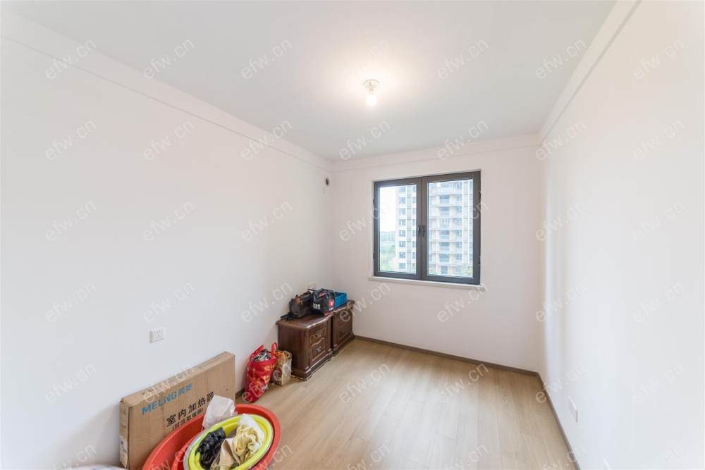 room房豪装拎包即住,village尽享优雅品质,多重阳台+飘窗
