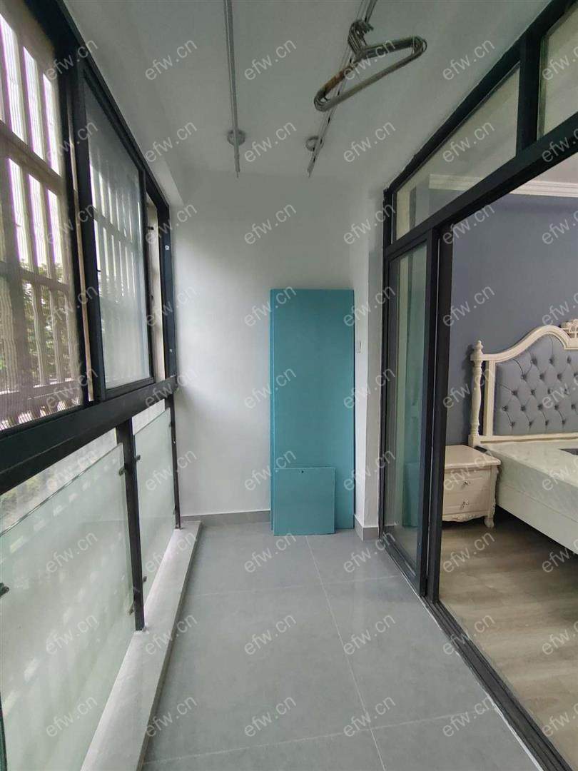 地铁口梁湖南苑   精装朝南两房   低楼层   家电齐全