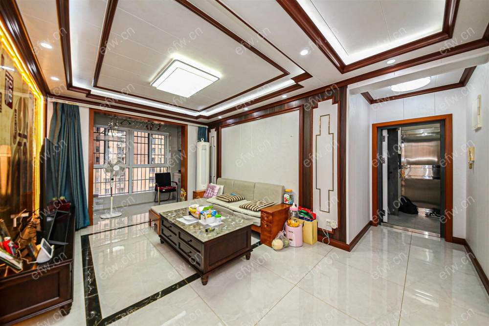 3房豪装拎包即住,新街家园尽享优雅品质,多重阳台+飘窗