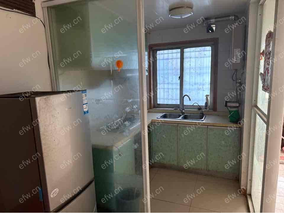 干净整洁，价格合适，靠近体育地铁站