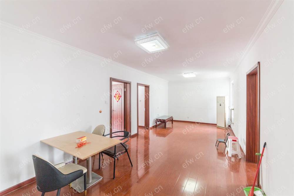 village 经典room房  全明 精装修！拎包入住