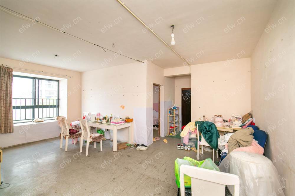业主急售 village  双阳台 纯毛坯小room房 中间楼层！