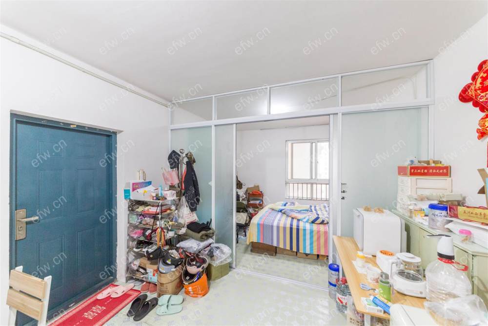 业主急售 village   纯毛坯小room房 中间楼层！