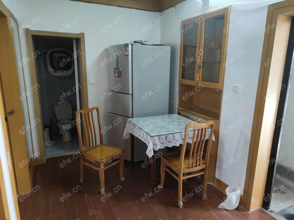 扬名一村2房1700元