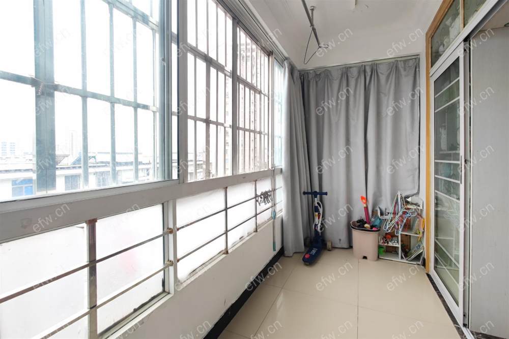 益都苑 2室2顶楼带阁楼在卖
